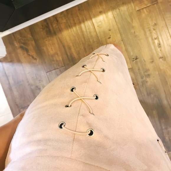 Last 1! Blush pink micro fiber mini skirt - Picture 5 of 5